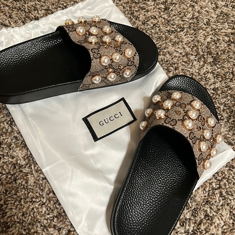 Like new Gucci Slides